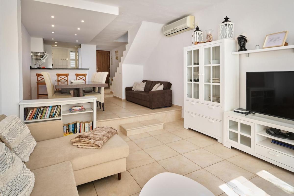 Sea Frontline Apartment 'Ernesto'. Pool. Wifi Santanyi Bagian luar foto